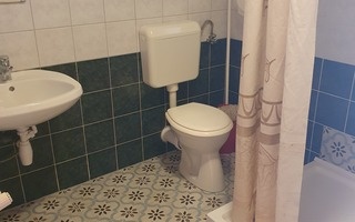 7 apartman zuhanyzós fürdőszoba